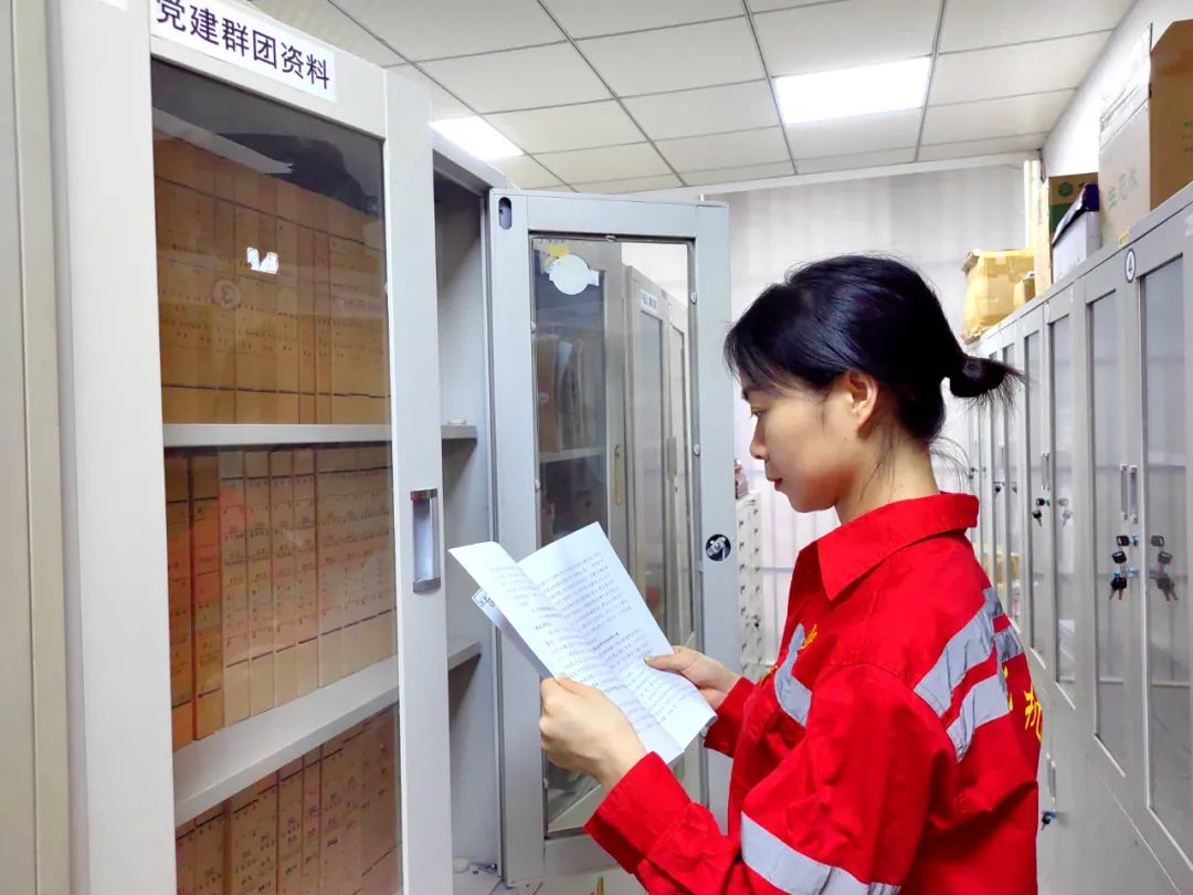 【宜化榜樣】化機(jī)公司李丹：提升素質(zhì)強(qiáng)技能，勇于奉獻(xiàn)顯擔(dān)當(dāng)(圖4)
